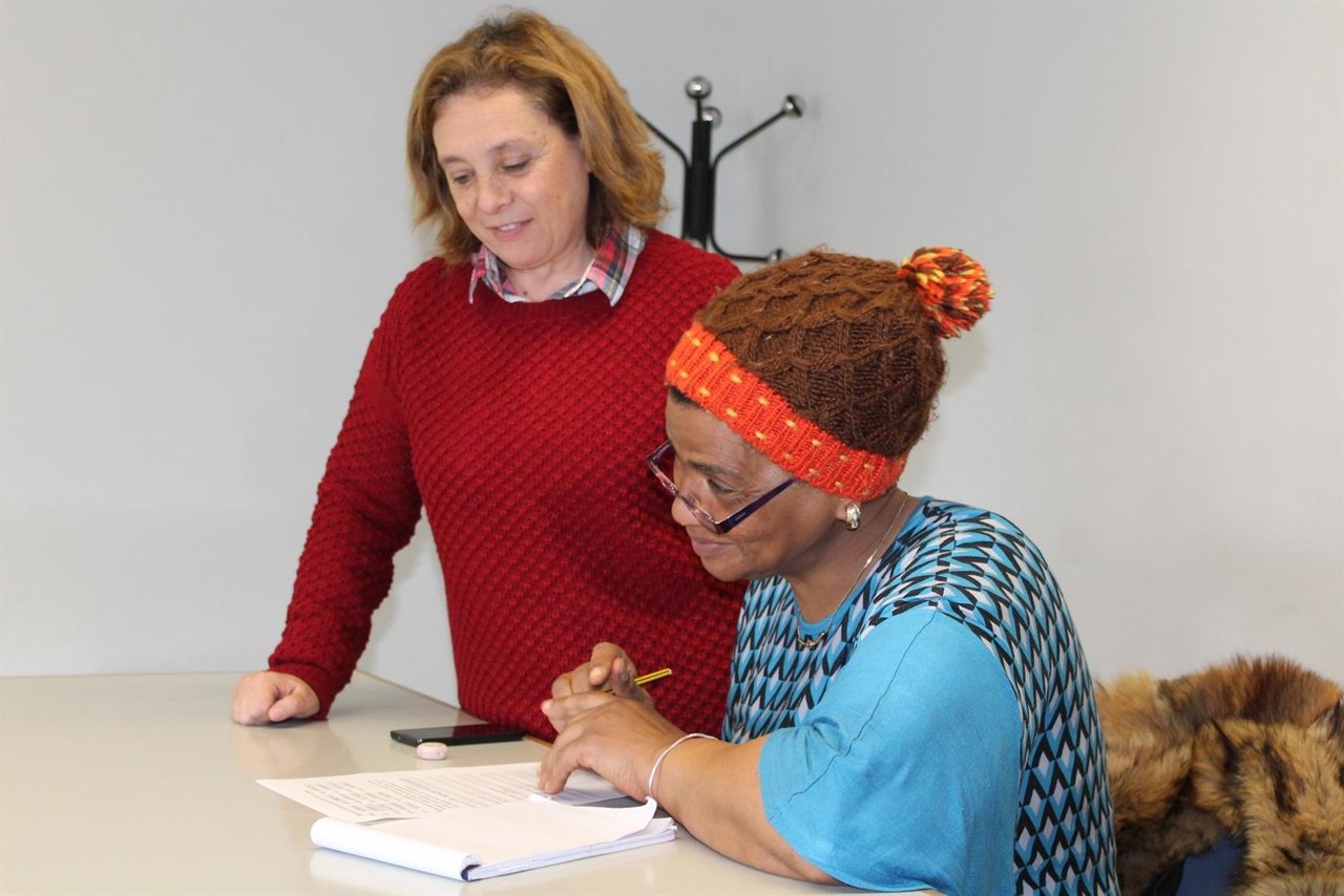 Curso preparación de exámenes para mujeres inmigrantes