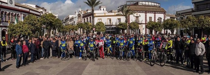 Compañeros y ciudadanos recuerdan al ciclista fallecido