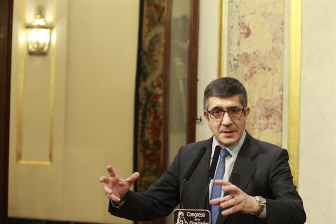 Patxi López tras la primera reunión de la Junta de Portavoces en el Congreso