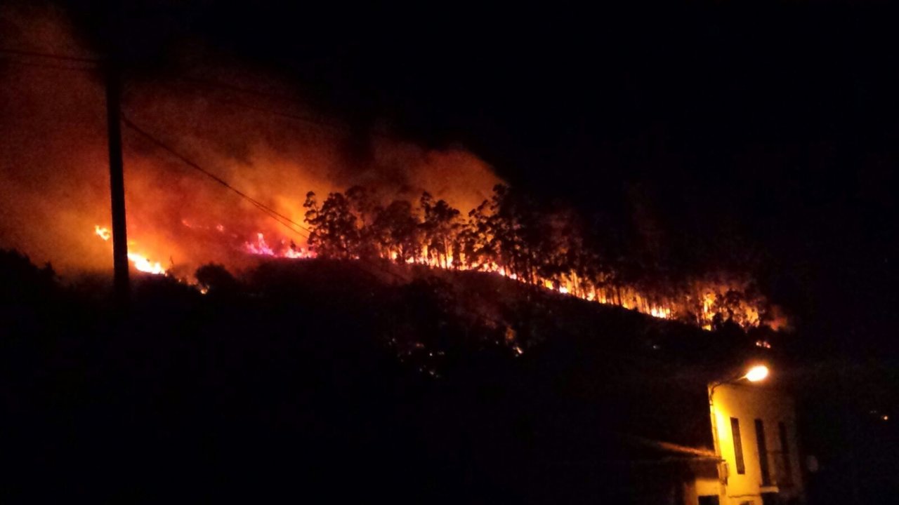 Incendio Forestal en La Cavada en Cantabria