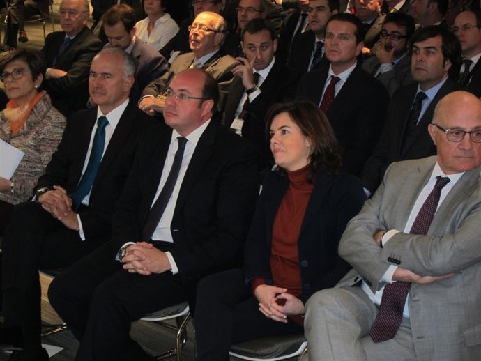 Soraya Sáenz de Santamaría junto al presidente de Murcia