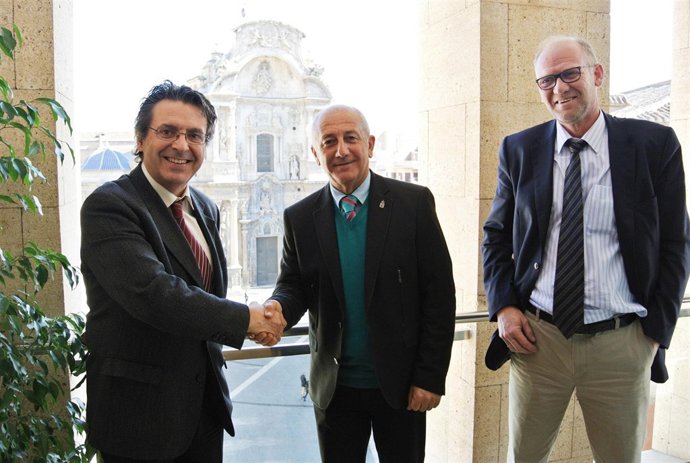 El concejal de Fomento, Roque Ortiz, y el presidente de Lat, José Luis Jiménez