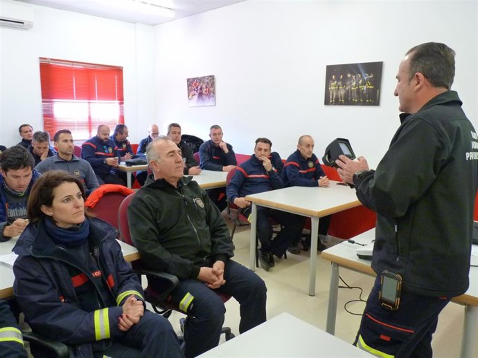 Sesiones de información a los efectivos.