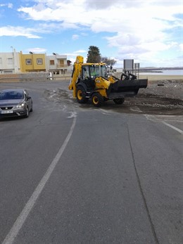 Las máquinas ya están preparadas para limpiar las carreteras en el temporal.
