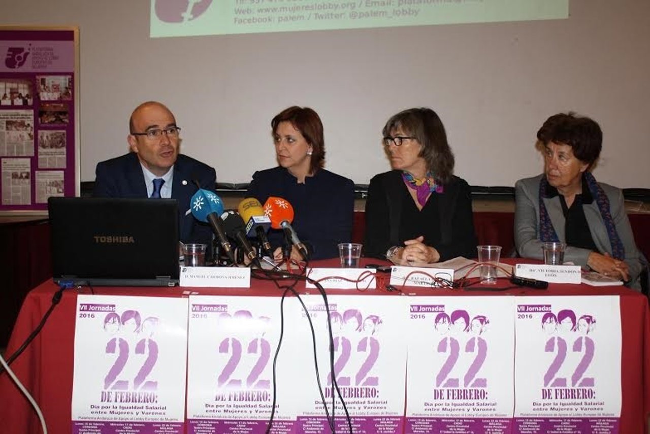 Carmona (izda.) en la inauguración de las jornadas