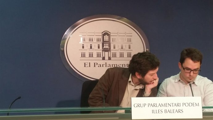 Jarabo y Saura de Podemos en rueda de prensa