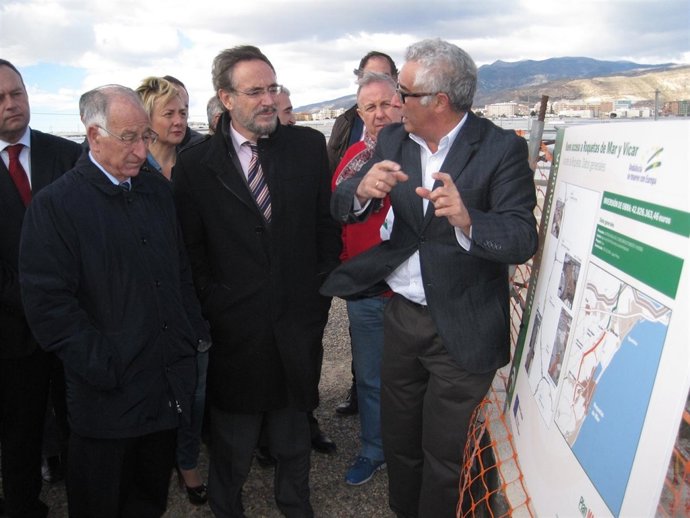 Felipe López y Gabriel Amat visitan las obras de la variante de Roquetas