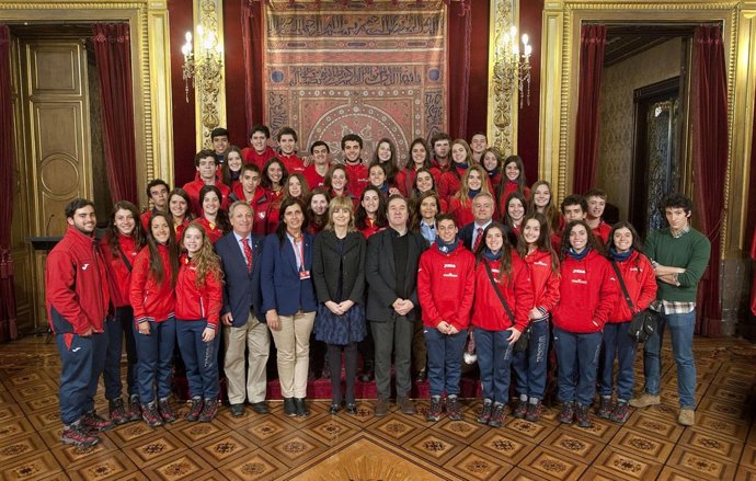 La consejera Ollo junto con la delegación chilena