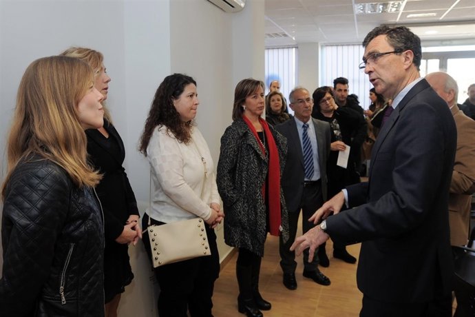 El alcalde de Murcia en nuecva oficina de la AMT en Guadalupe