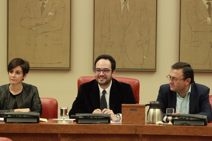 Antonio Hernando preside la reunión del grupo del PSOE en el Congreso 