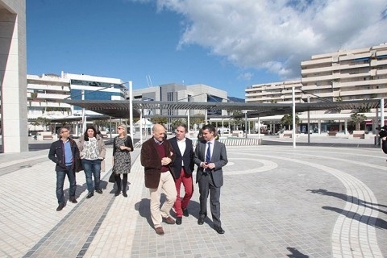 Bendodo y Bernal plaza Antonio Banderas Marbella