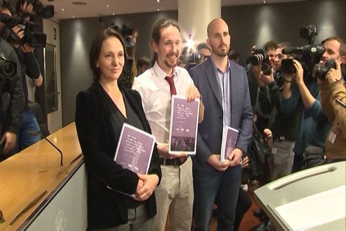 Podemos incluye en su propuesta el referéndum catalán
