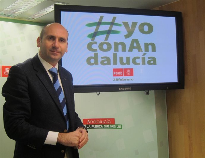 Francisco Conejo (PSOE-A) en rueda de prensa