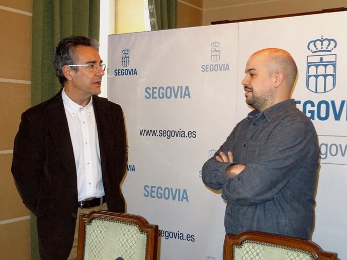 Ángel Galindo (d) conversa con Javier García