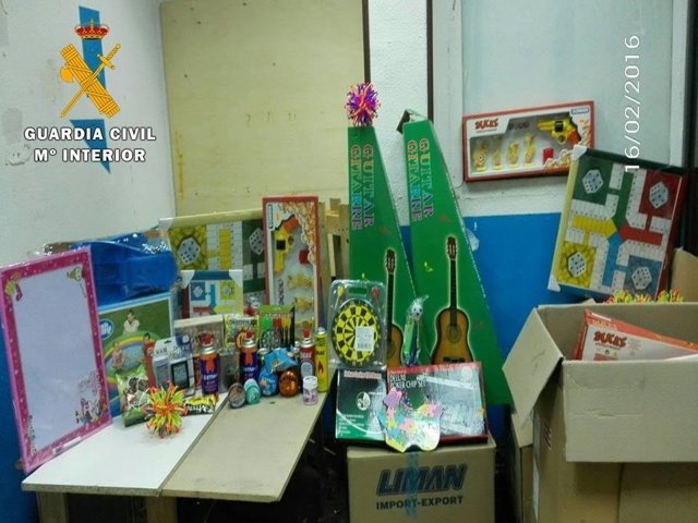 Material intervenido en dos establecimientos de Cuarte de Huerva (Zaragoza)