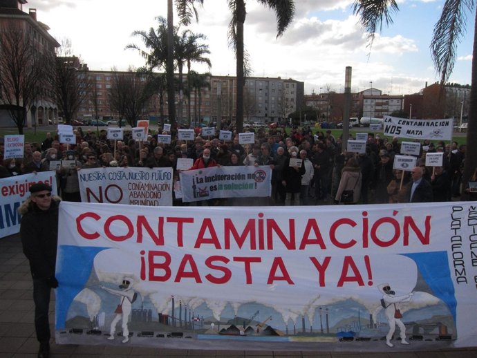 Manifefstación contra la contaminación del aire en Gijón. 