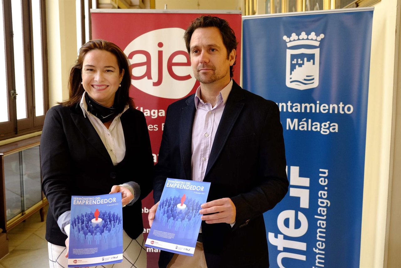 María del Mar Martín Rojo y Enrique de Hoyos (AJE)