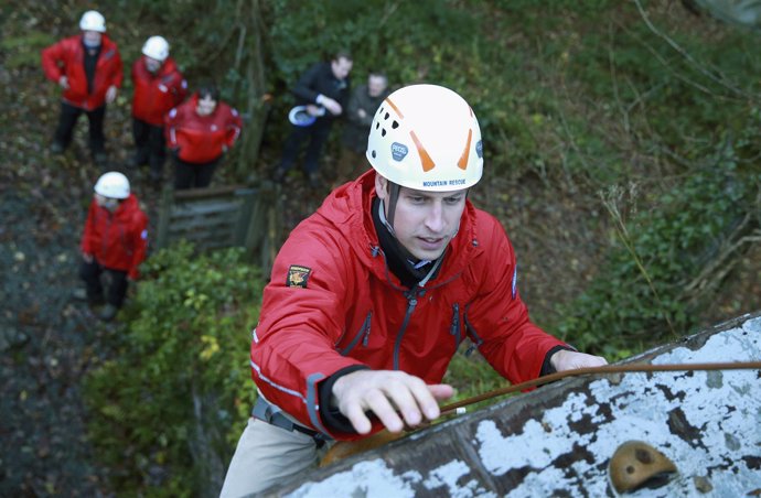El príncipe Guillermo hace escalada en Gales