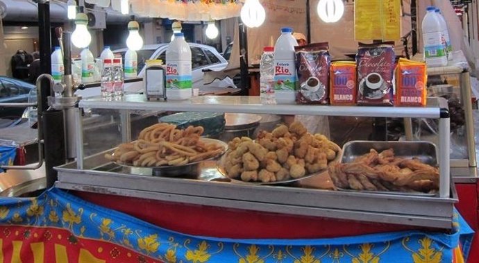 Puesto de buñuelos y churros en Fallas