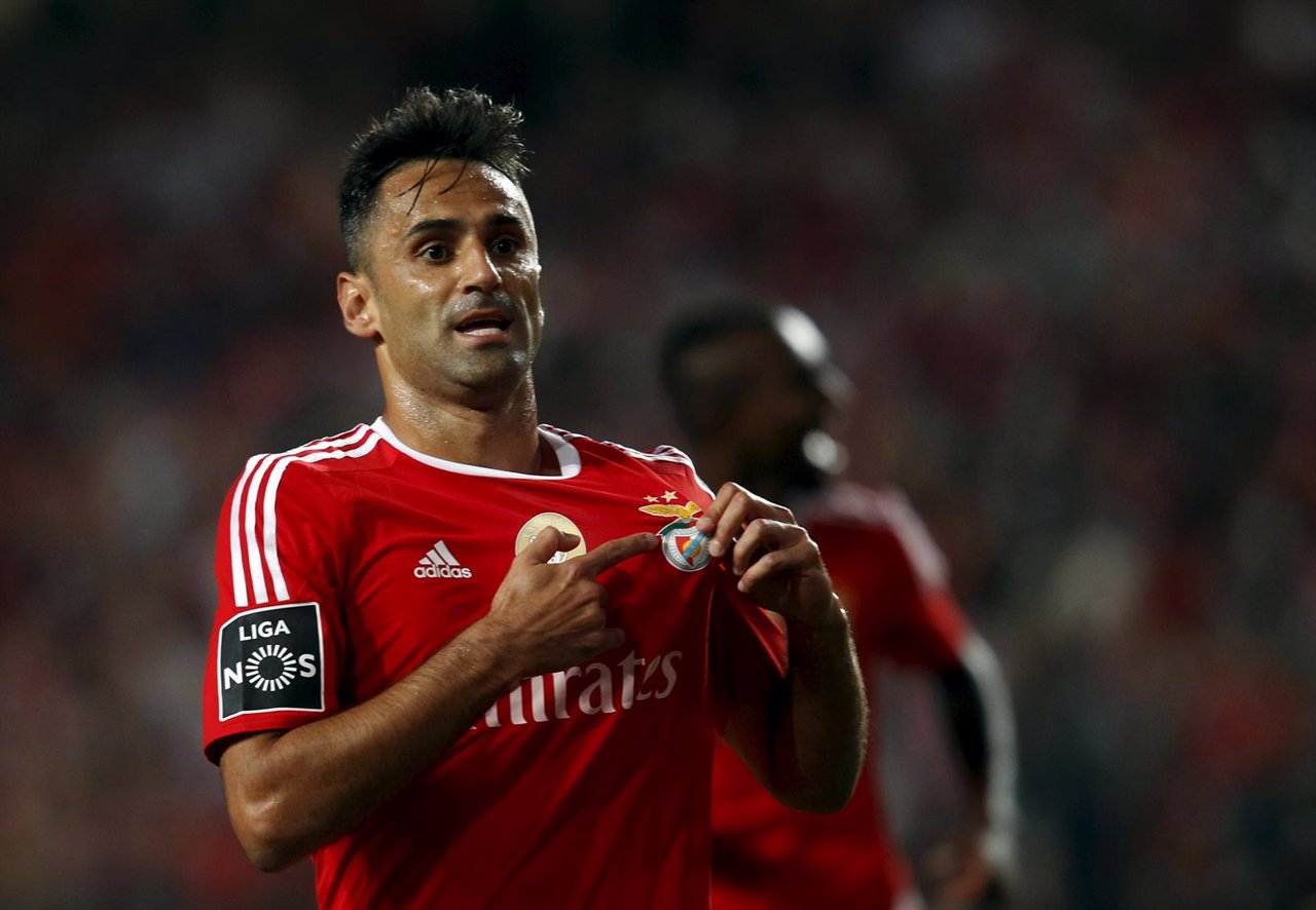 Jonas Goncalves celebra un gol con el Benfica