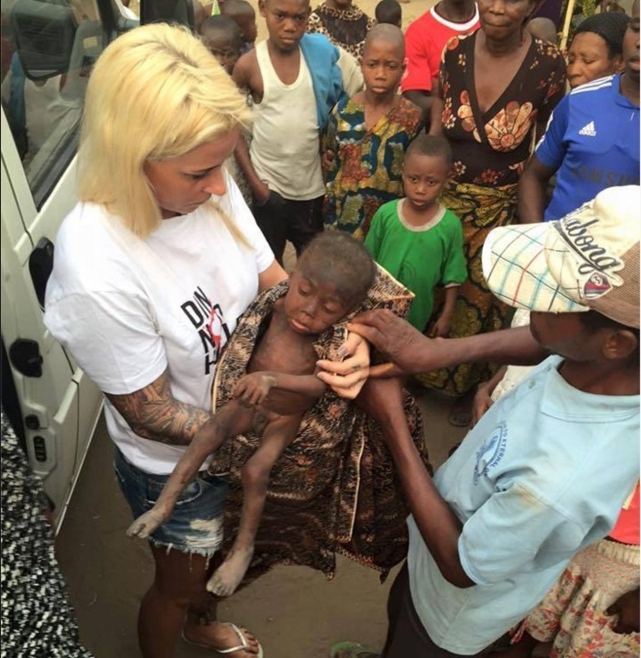 Niña salvadas tras se abandonada por Bruja en Nigeria 