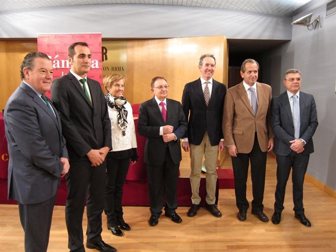 Galardonados y organizadores de los premios de la internacionalización 2015