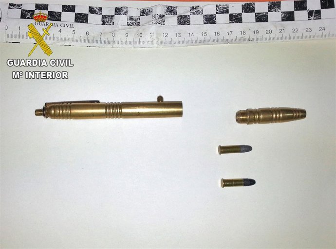 Bolígrafo pistola intervenido en Albolote (Granada)