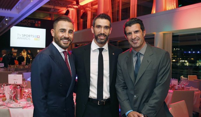 Fabio Cannavaro, Fernando Sanz y Luis Figo