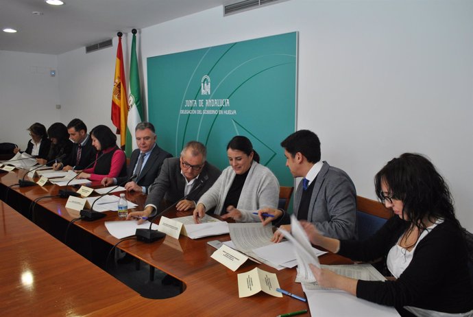Convenio entre Junta, Diputación y ayuntamientos de más de 20.000 habitantes.