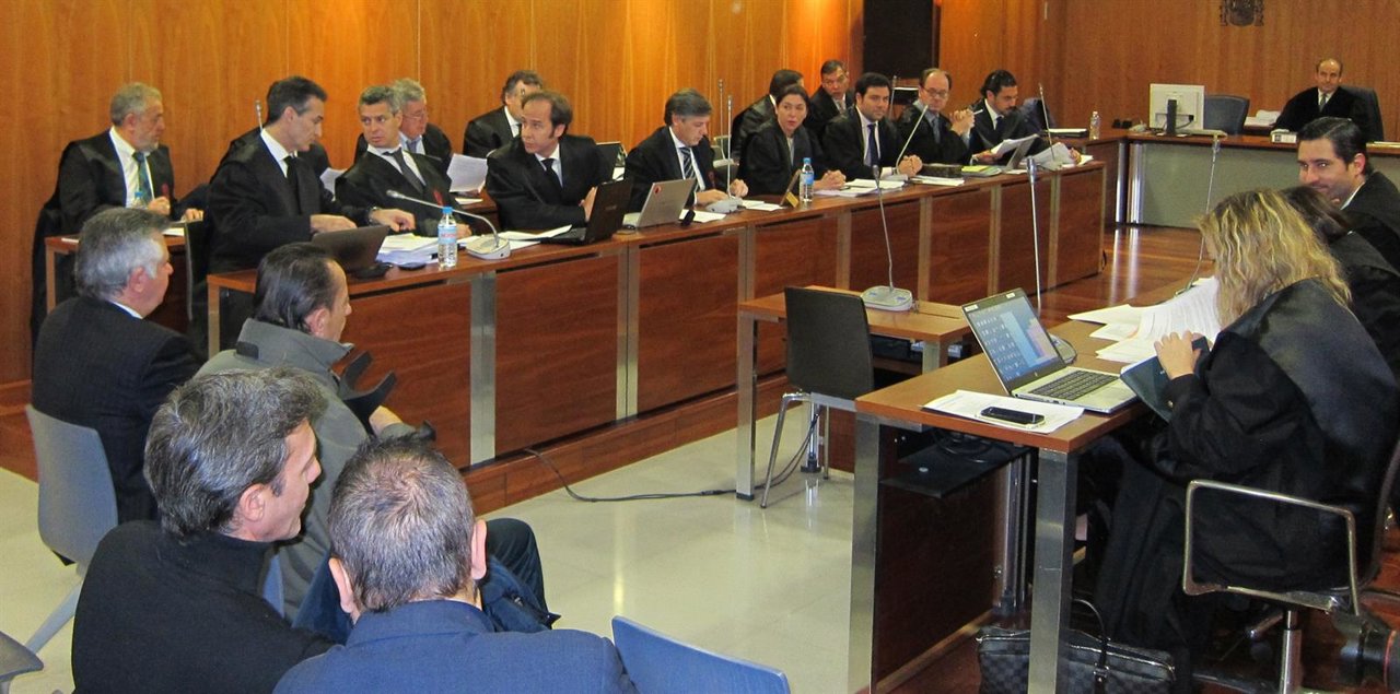 Roca, Muñoz y otros acusados en el caso 'Goldfinger'