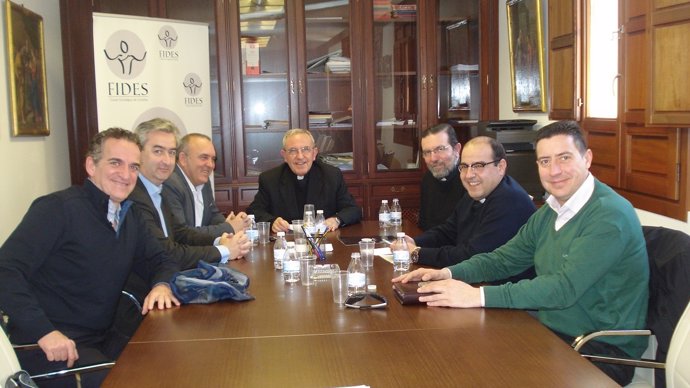 Un momento de la reunión en la sede del Cabildo Catedralicio