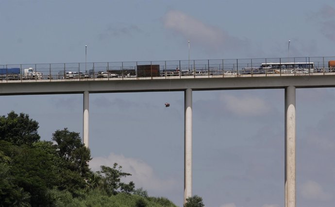 Puente que conecta Ciudad del Este con Foz do Iguacu, Brasil