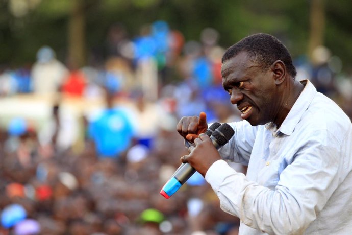 Kizza Besigye, líder opositor y candidato a la Presidencia de Uganda