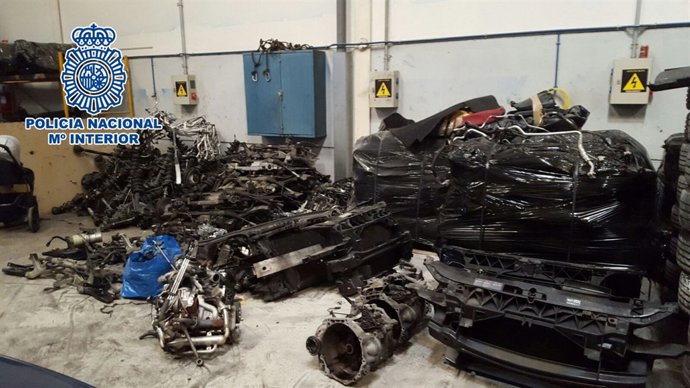 "La Policía Nacional Desmantela Una Nave En La Que Se Despiezaban Vehículos Roba