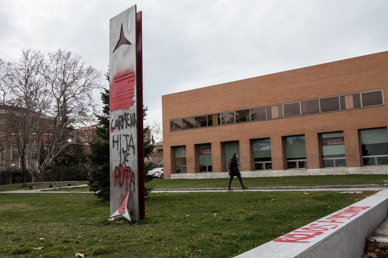 Monumento a las Brigadas Internacionales en la UCM