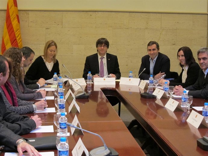 Carles Puigdemont se reúne con el tercer sector
