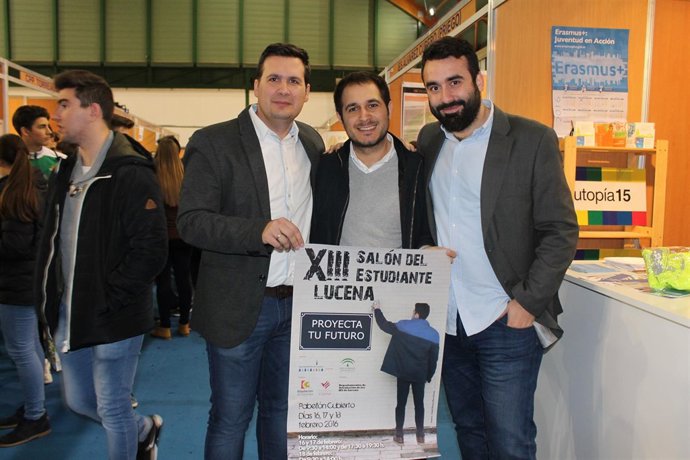 Pizarro (centro) en el Salón del Estudiante de Lucena