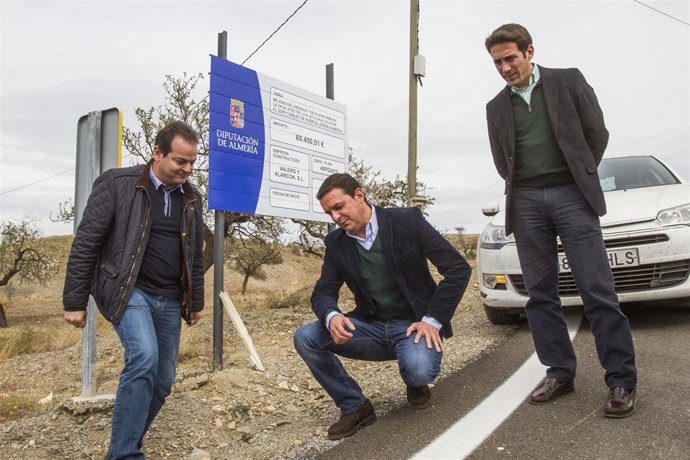 Javier Aureliano García ha comprobado el resultado de las obras en carreteras.