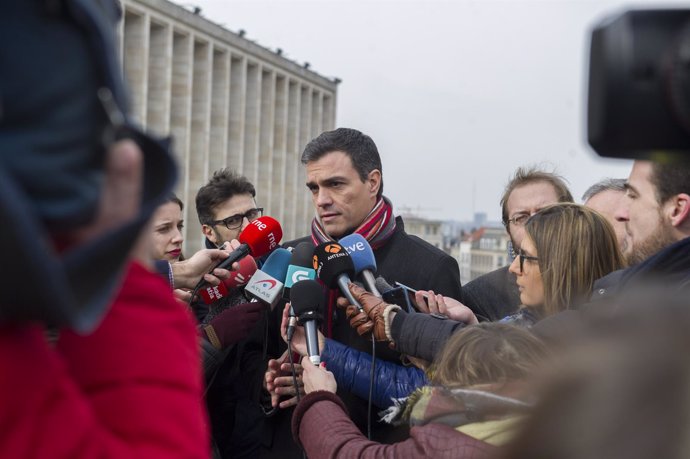Pedro Sánchez atiende a los medios en Bruselas