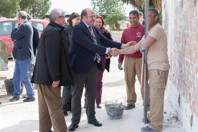 El presidente del Gobierno regional visita La Huertecica