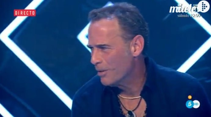 El misterioso caso del pelo de Carlos Lozano