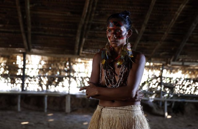 Un indígena brasileño de la tribu Tatuyo