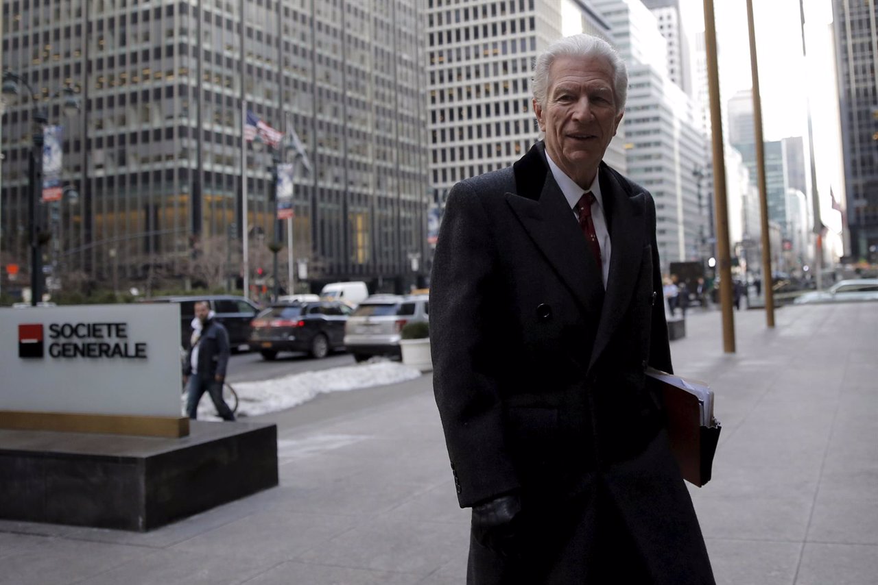 U.S.-court appointed mediator Daniel Pollack arrives, at his midtown Manhattan o