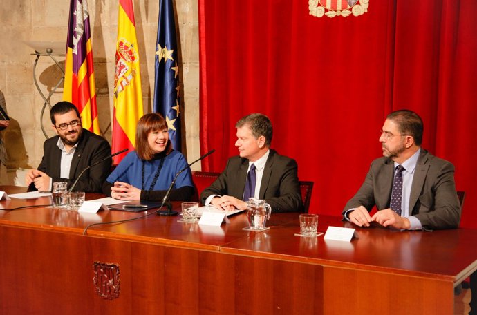 Momento de la firma del convenio