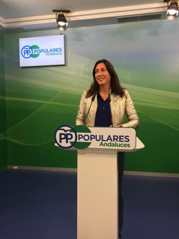 La secretaria general del PP-A, Dolores López, en rueda de prensa