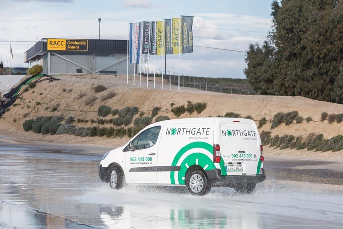 Recurso de conducción con lluvia