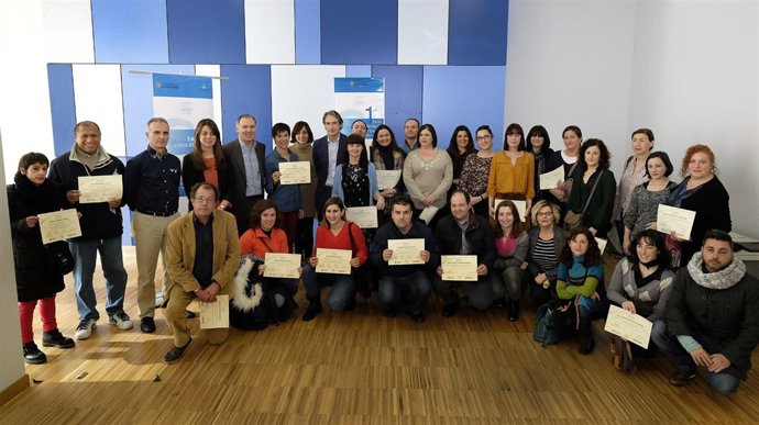 Entrega de diplomas en el centro cívico Numancia