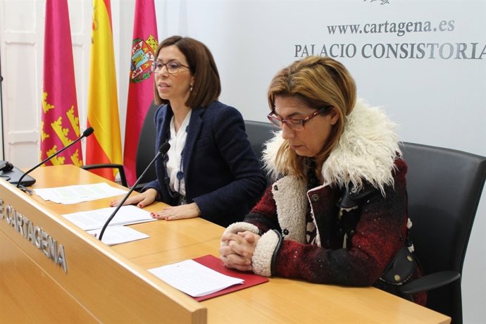 La vicelacaldesa de Cartagena, Ana Belén Castejón (izq)