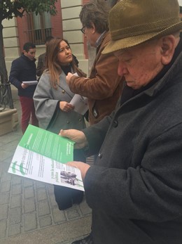 Reparto informativo de la campaña.