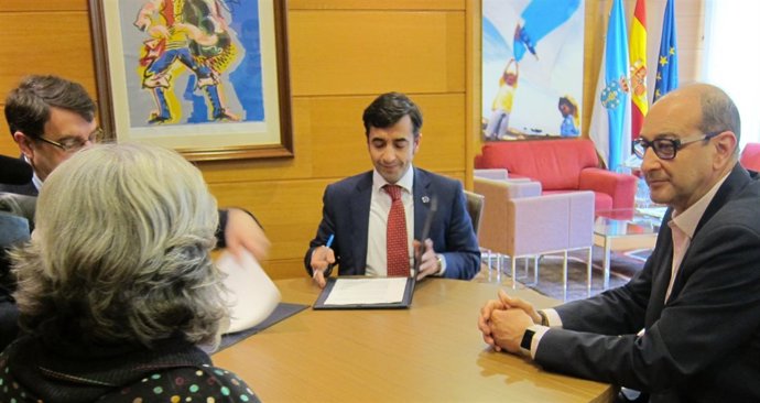 Firma del convenio entre Política Social y la Fundación Down Compostela
